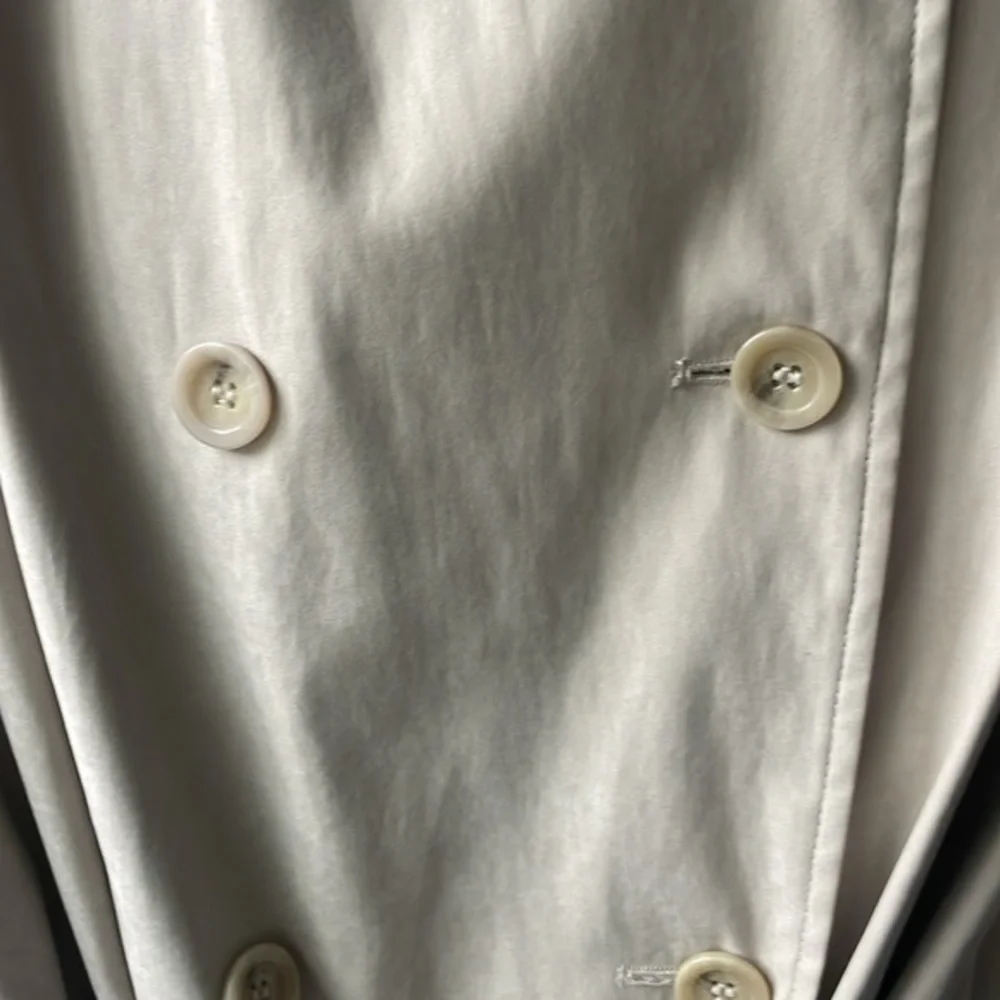 Liz Claiborne jacket like new size large cream double breasted outdoor